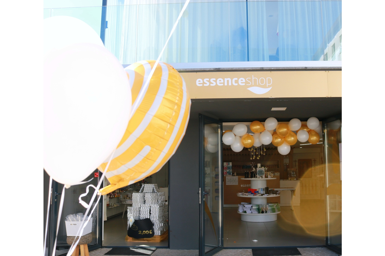  - 1º aniversário Essence Shop